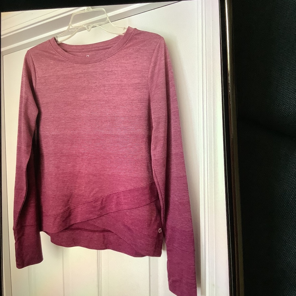Gap fit ombré pink/purple activewear sweatshirt - large